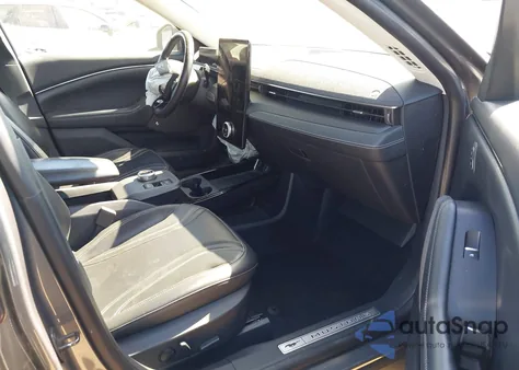 2021 Ford Mustang Mach-E Premium from USA, damaged, VIN 3FMTK3R72MMA19527